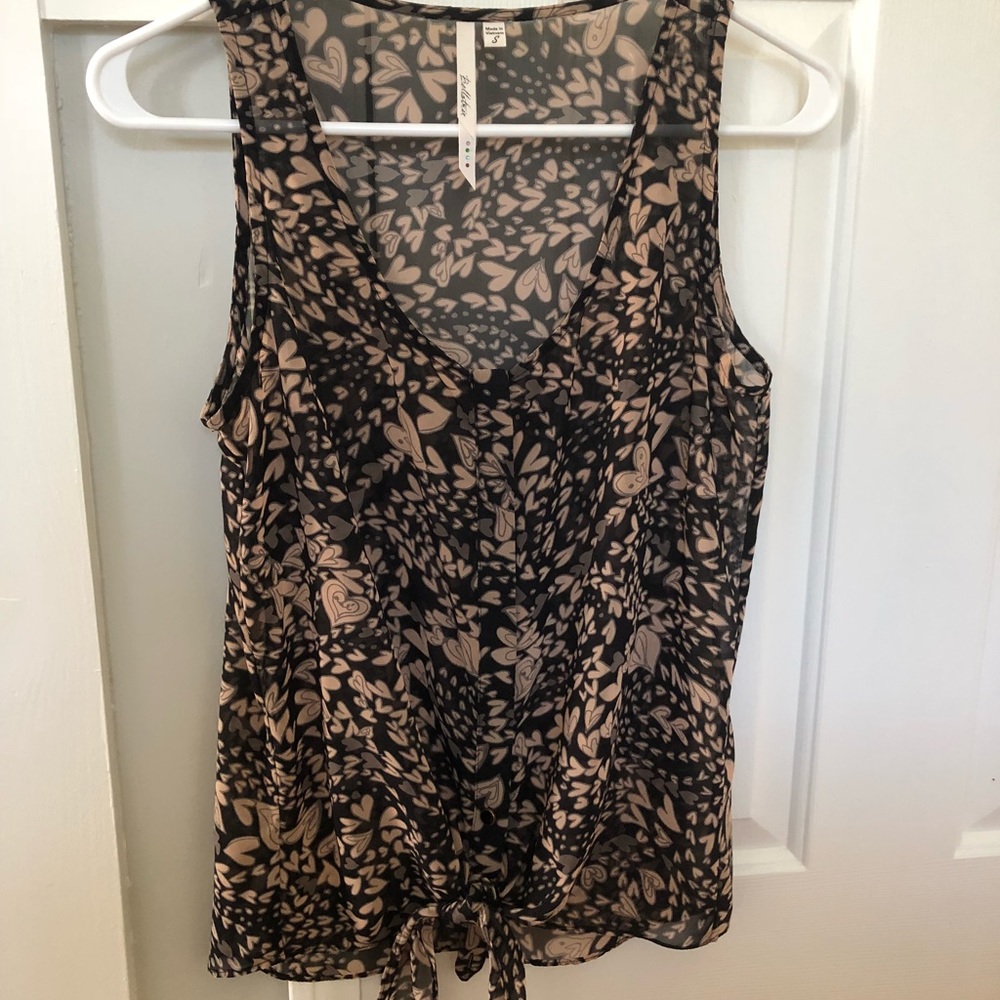 Heart pattern blouse with tie on the bottom